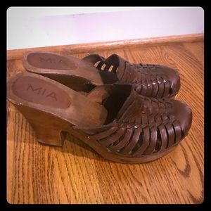 Wooden/leather clogs